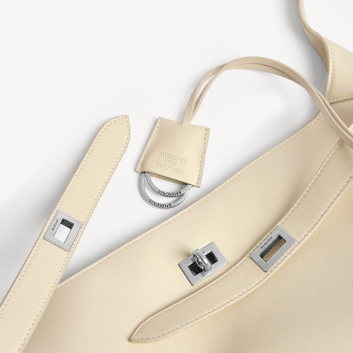 Женская небольшая наплечная сумка Bel Air в цвете соя