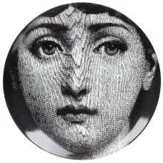 Тарелка с принтом лица