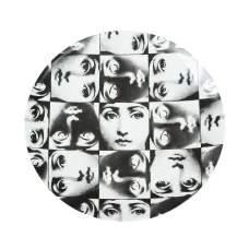 Фарфоровая тарелка