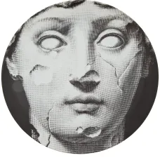 Фарфоровая тарелка