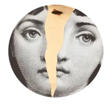 Фарфоровая тарелка