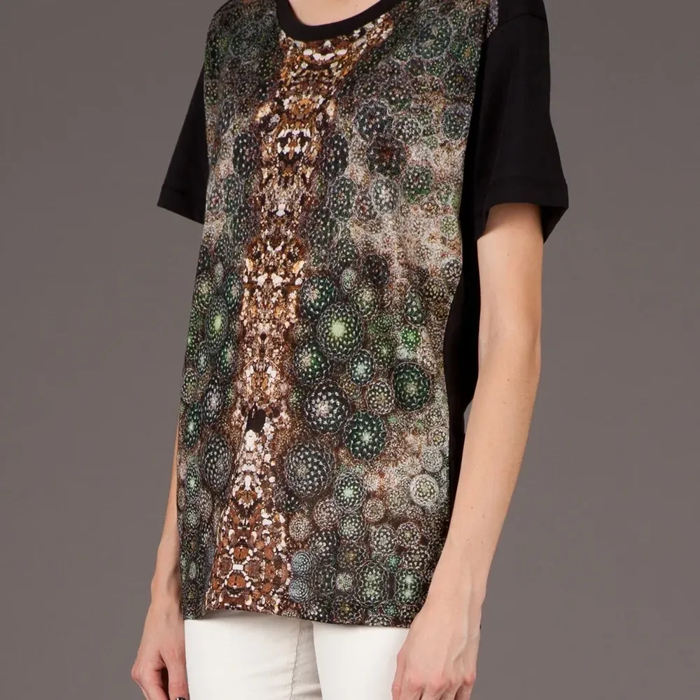 Футболка с узором