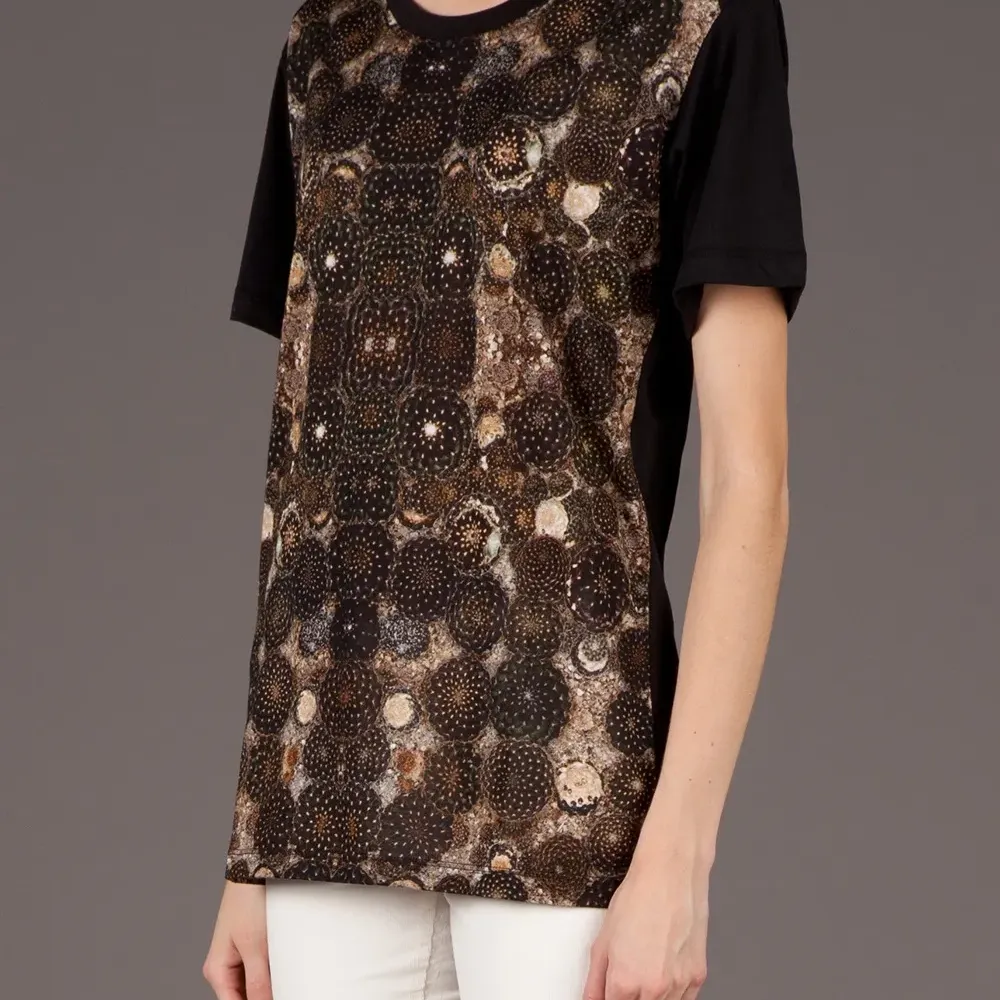 Футболка с узором