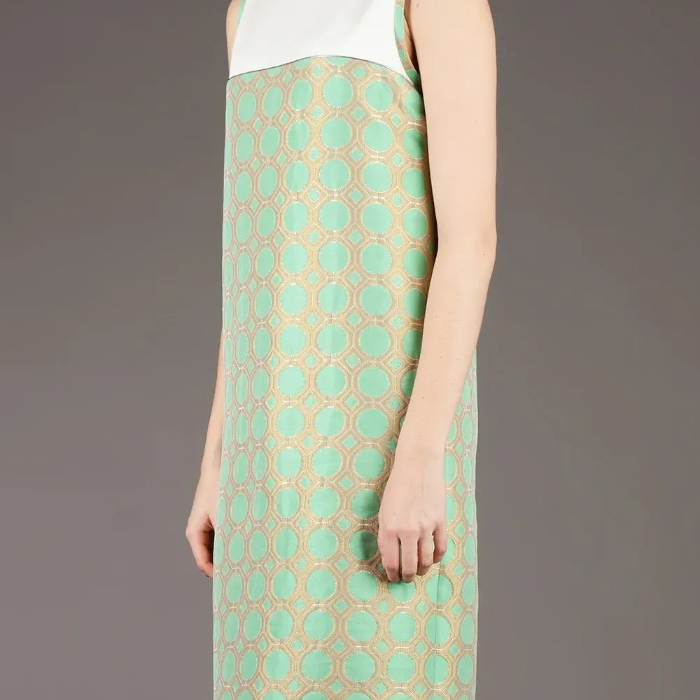 Платье прямого кроя с узором