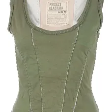 майка с прошитыми деталями