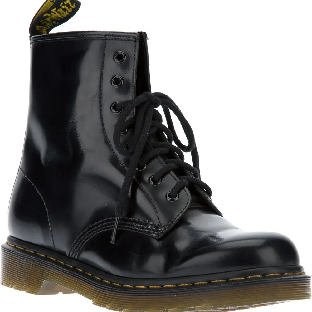 Ботинки на шнуровке