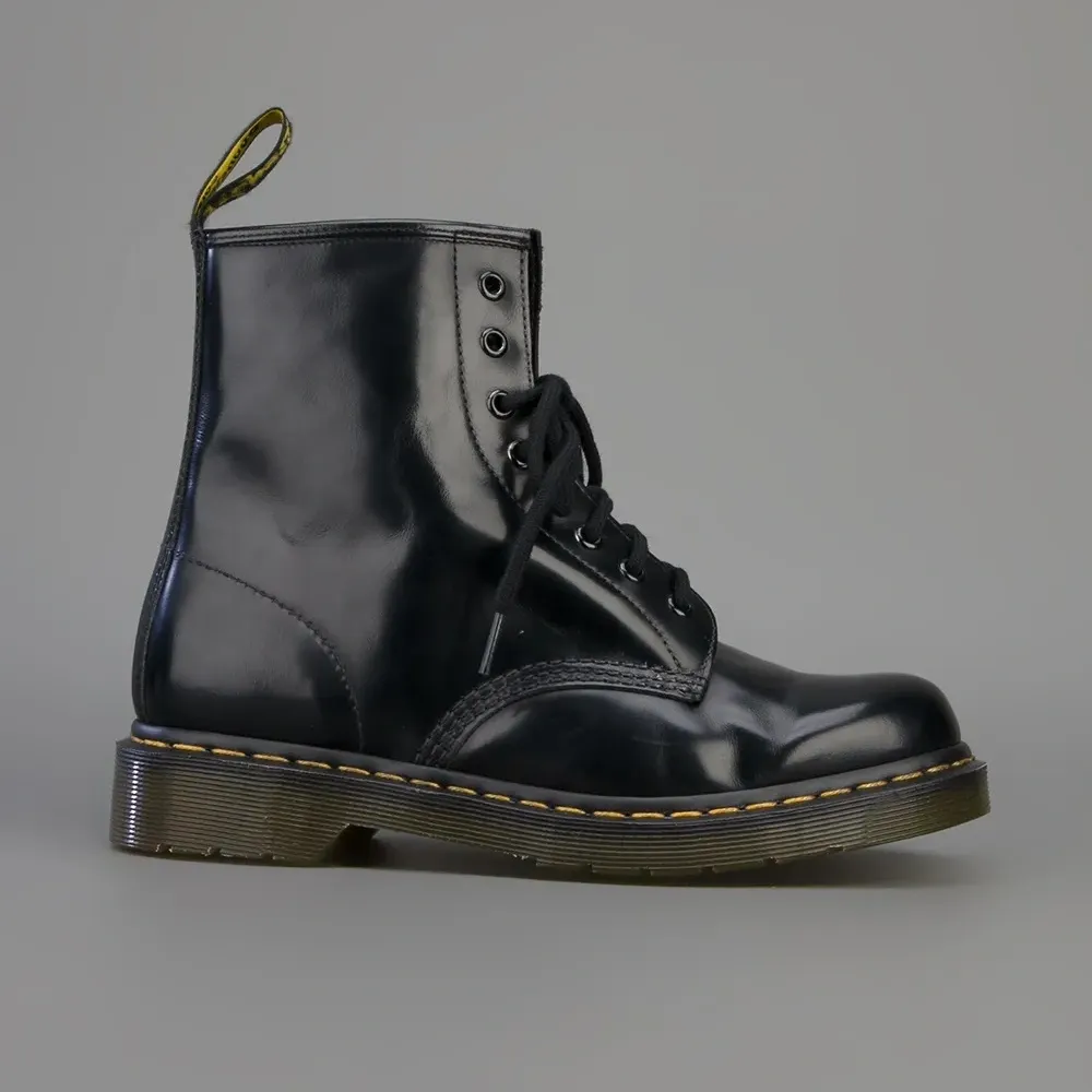 Ботинки на шнуровке