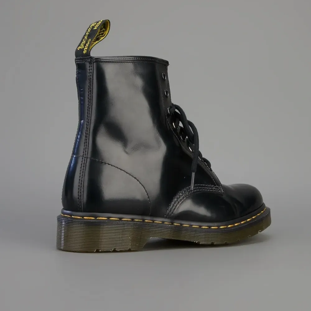 Ботинки на шнуровке