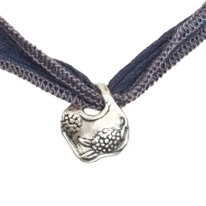 Подвеска на синей ленте 'Zinia' Подвеска на синей ленте 'Zinia'