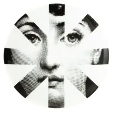 Тарелка с фотопринтом из коллаборации с L'Eclaireur