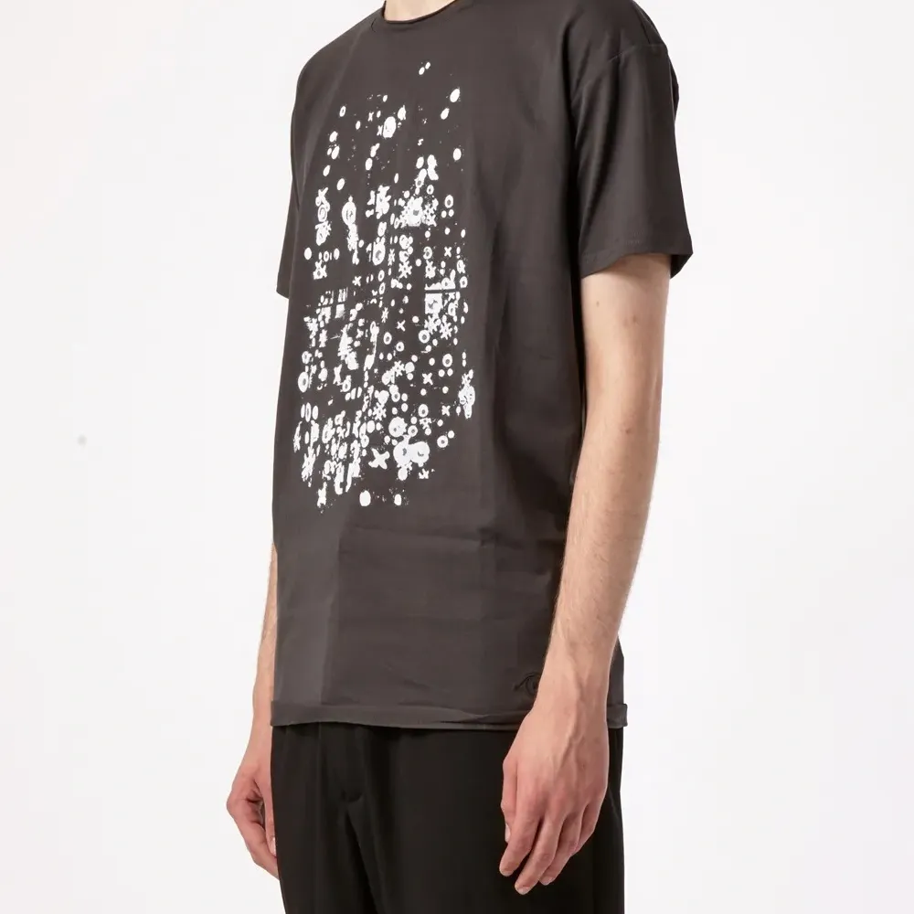 Футболка с абстрактным принтом