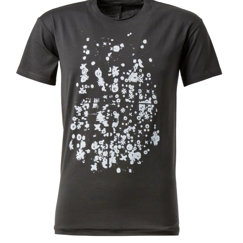 Футболка с абстрактным принтом