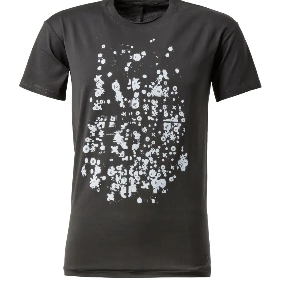 Футболка с абстрактным принтом