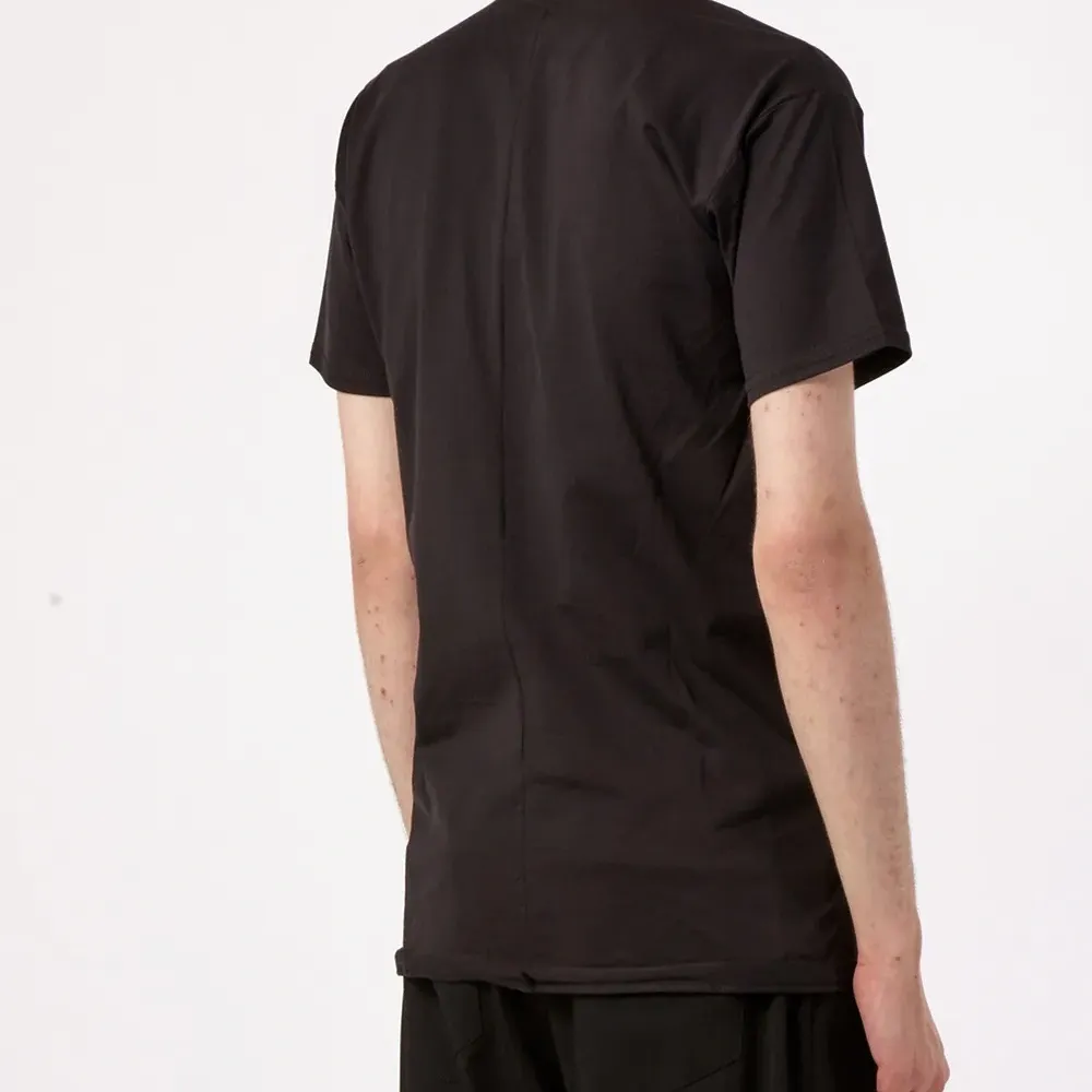 Футболка с абстрактным принтом