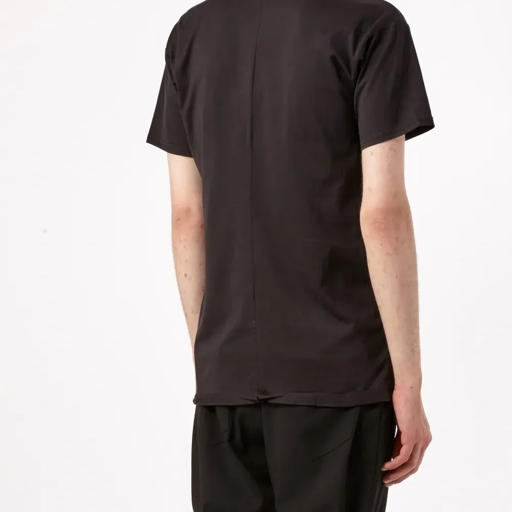 Футболка с абстрактным принтом