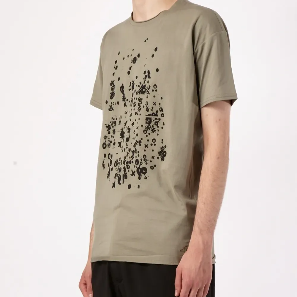 Футболка с абстрактным принтом