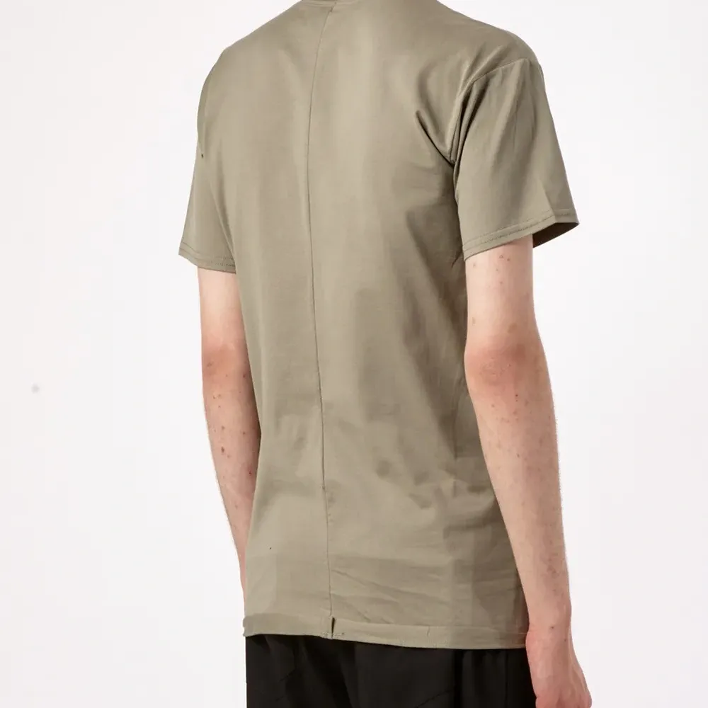 Футболка с абстрактным принтом