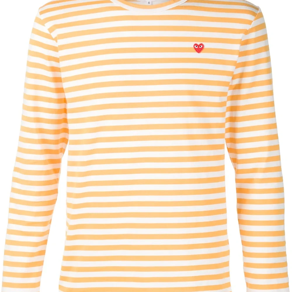 Полосатая кофта с длинными рукавами