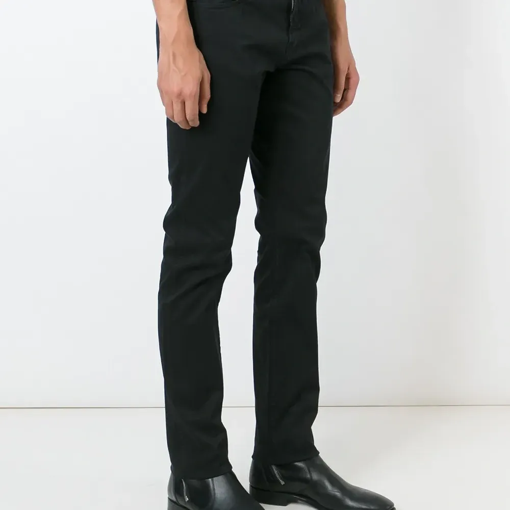 Брюки кроя слим