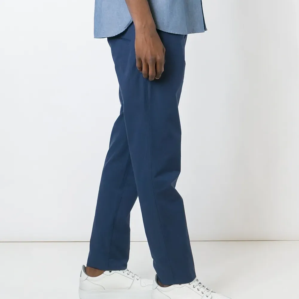 Брюки кроя слим