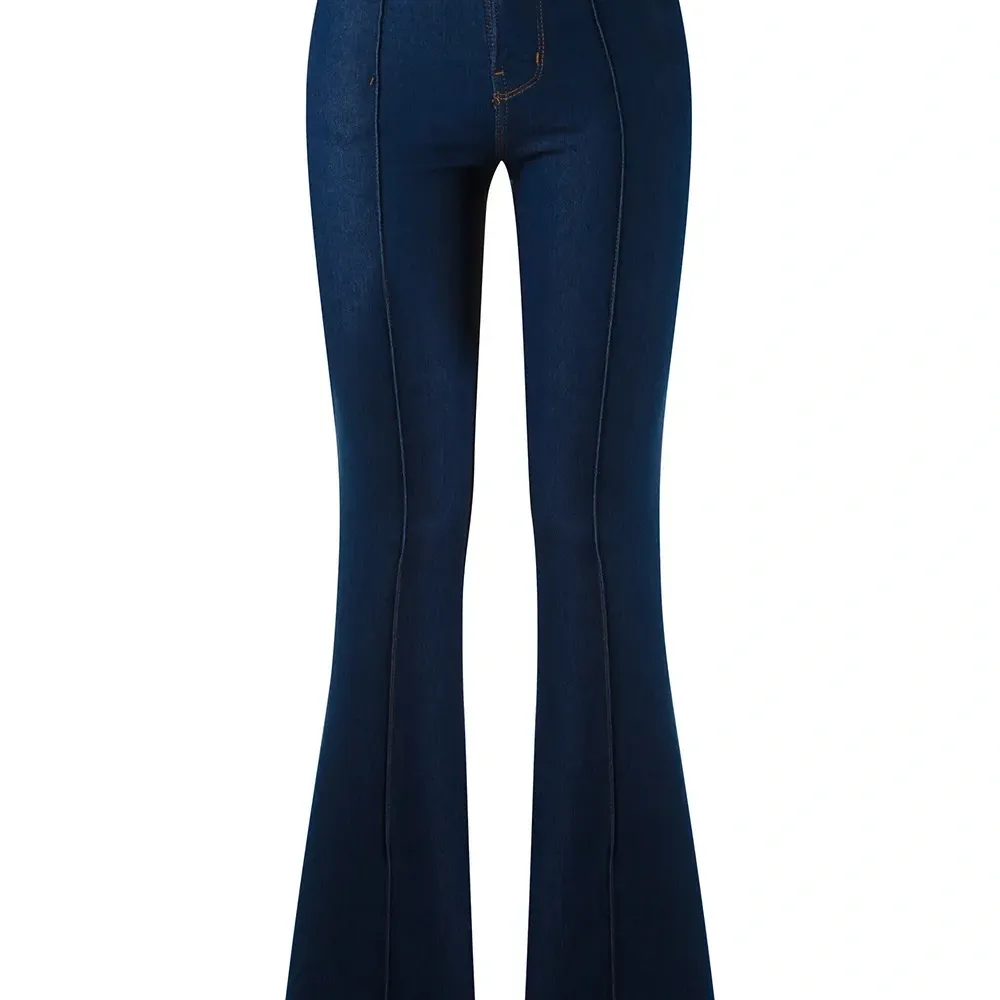 Расклешенные джинсы с завышенной талией