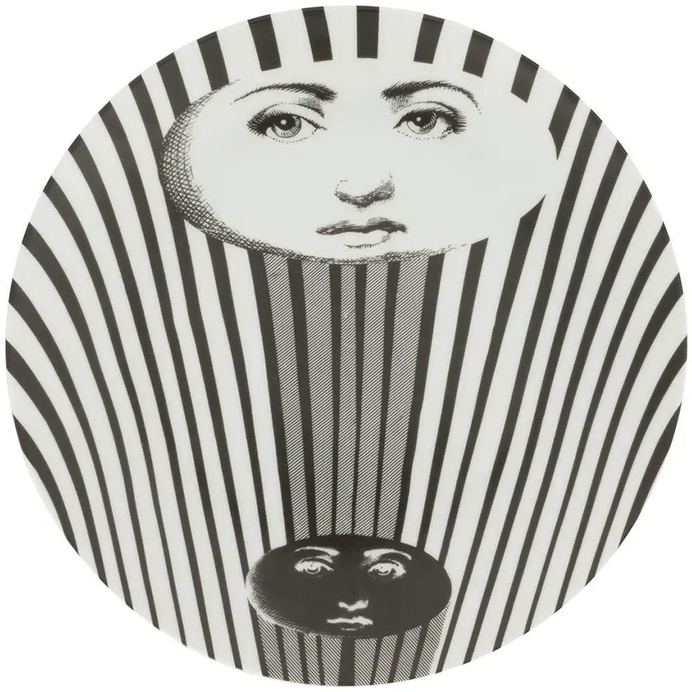 Тарелка с принтом в стиле сюрреализма