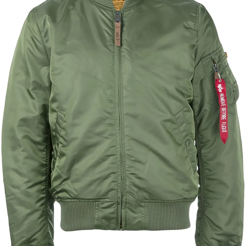 Классическая куртка бомбер