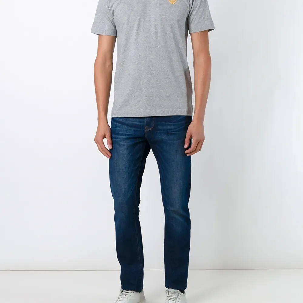 Футболка с нашивкой