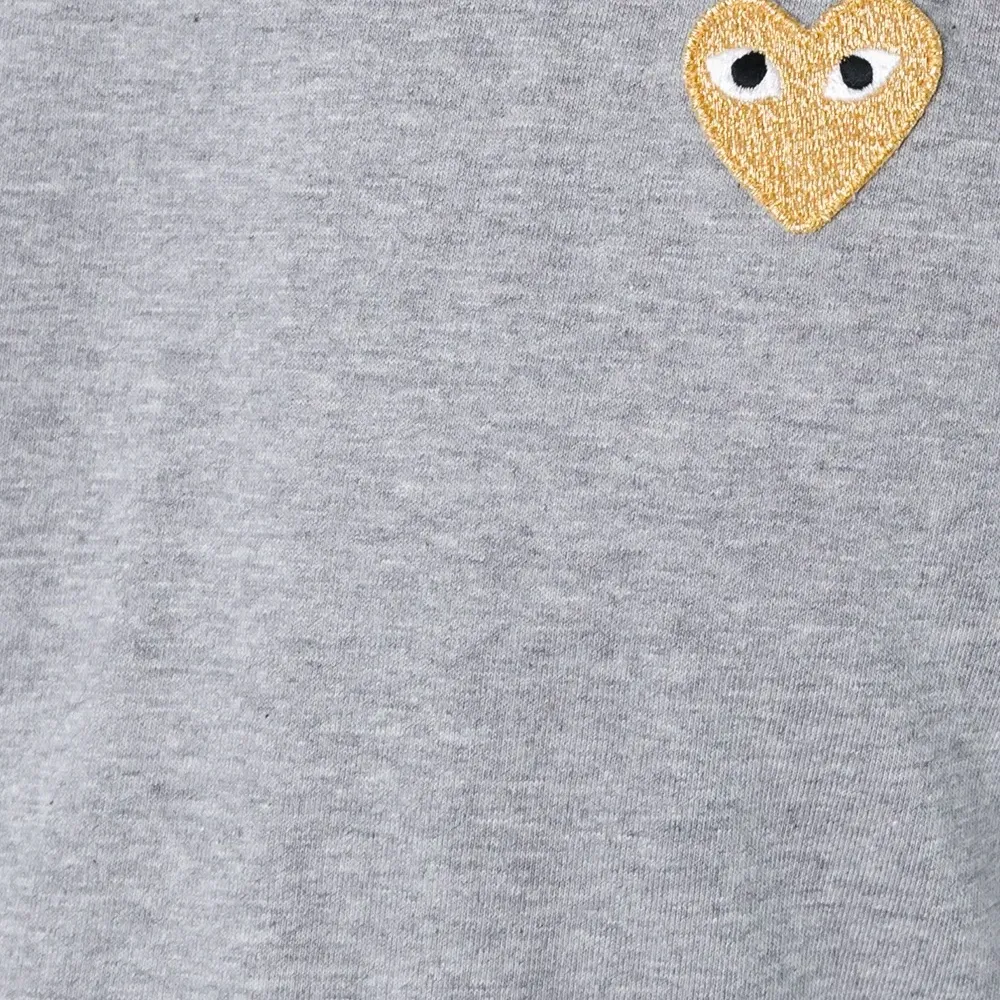 Футболка с нашивкой