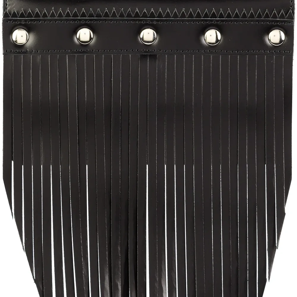 Кошелек с бахромой и заклепками