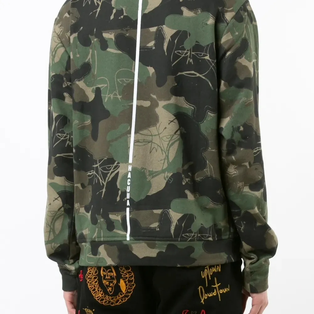 Толстовка с камуфляжным узором