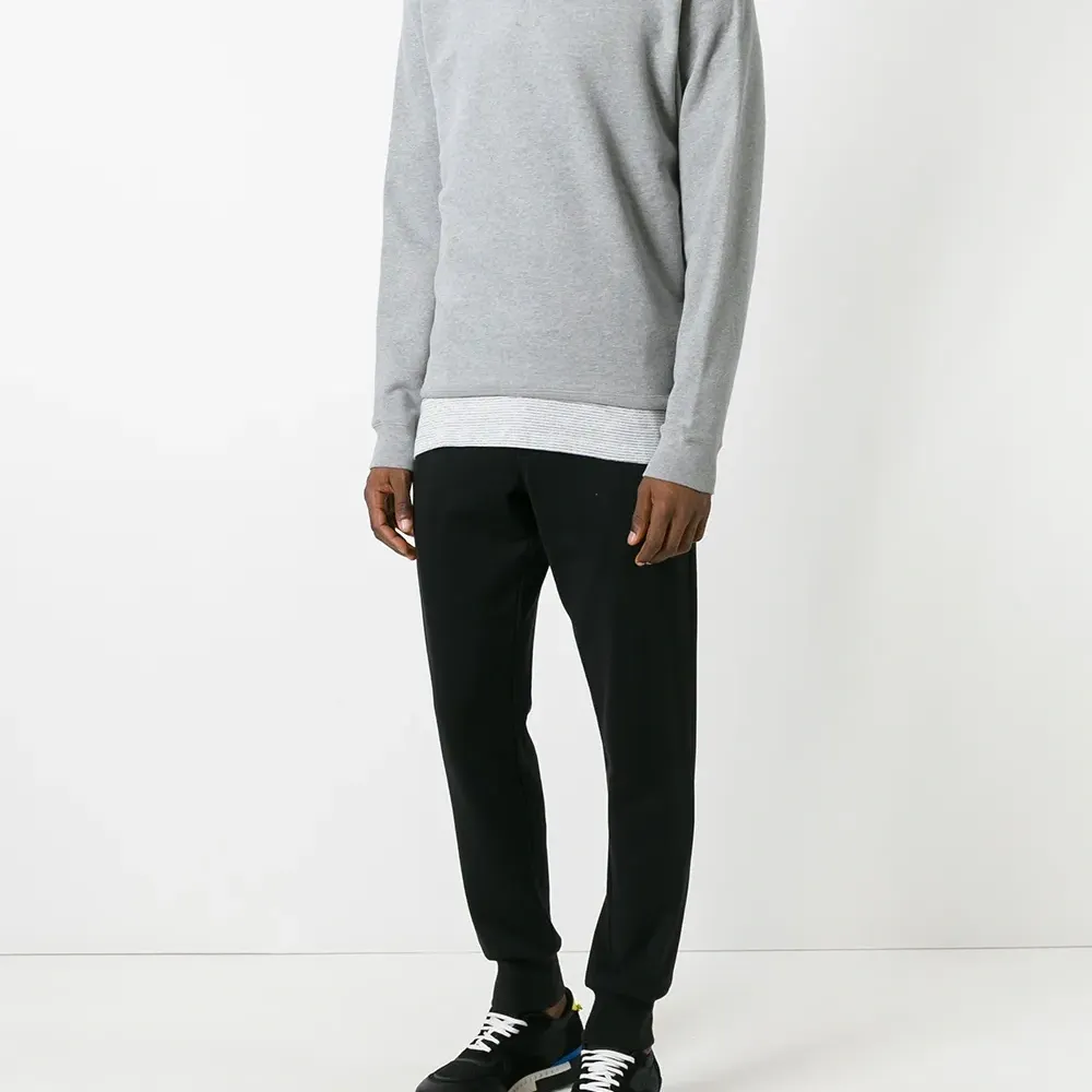 Толстовка с круглым вырезом