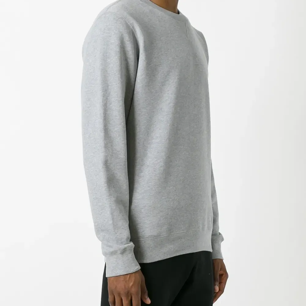 Толстовка с круглым вырезом