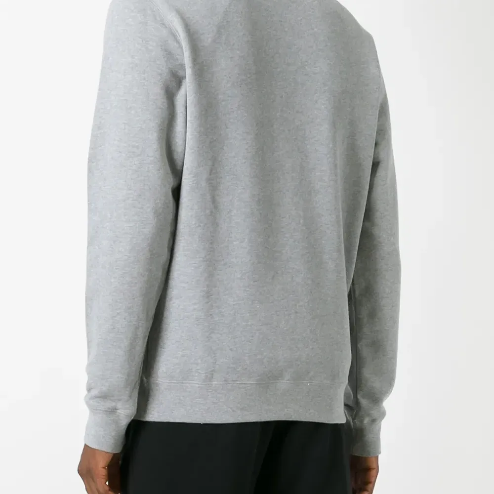 Толстовка с круглым вырезом