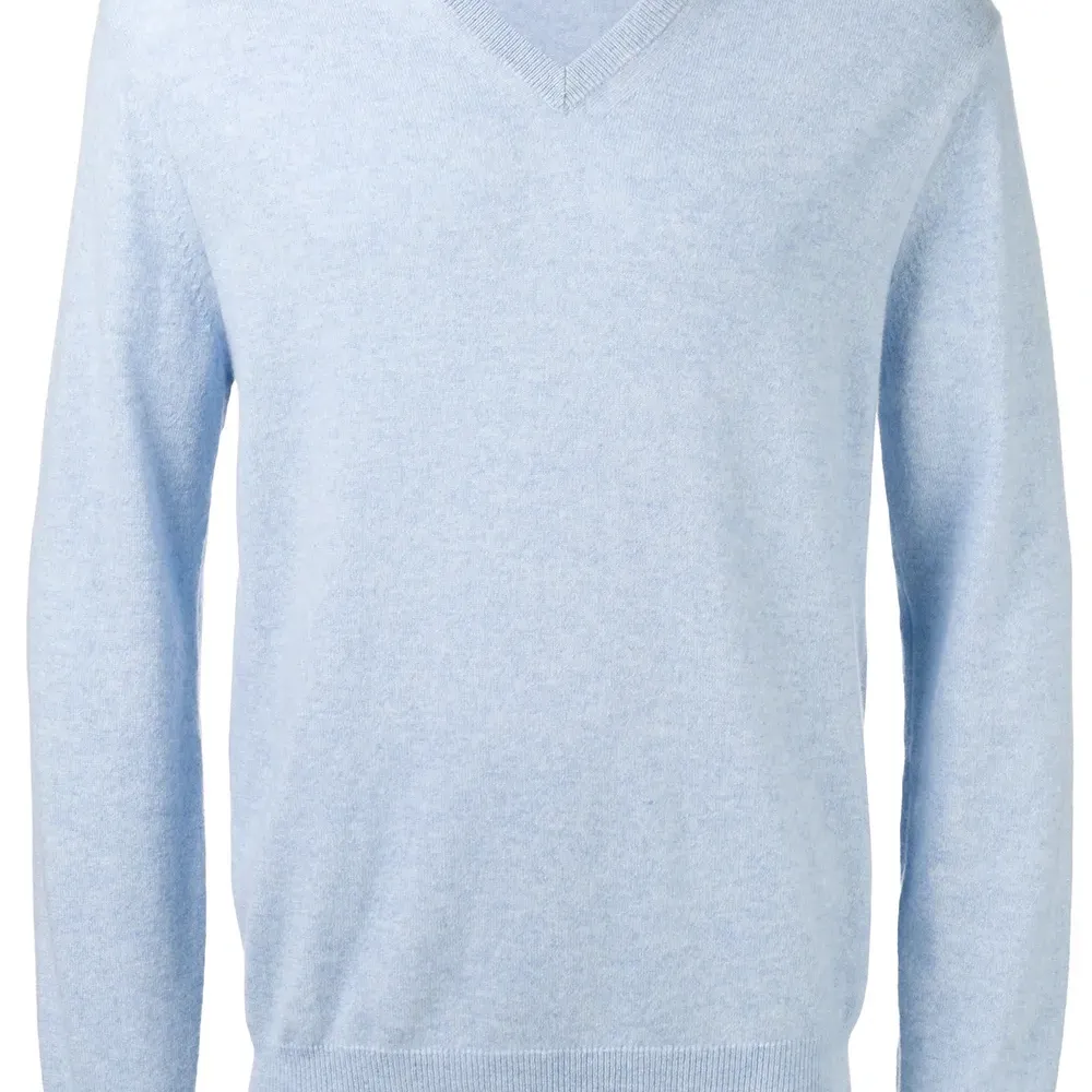 Толстовка с V-образным вырезом