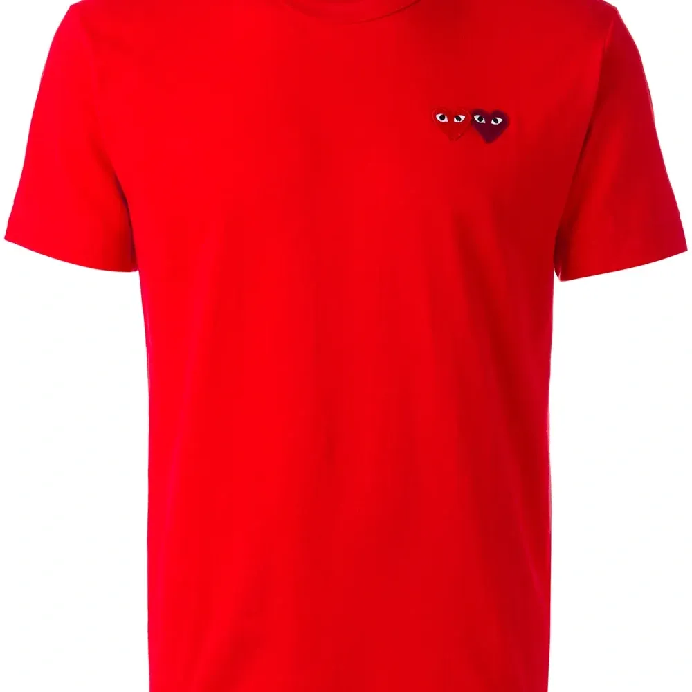 Футболка с вышитым логотипом