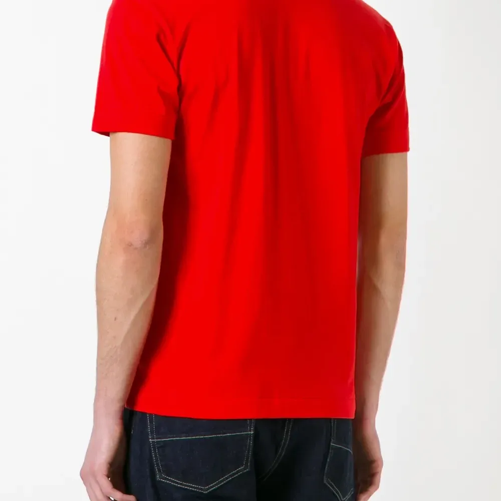 Футболка с вышитым логотипом