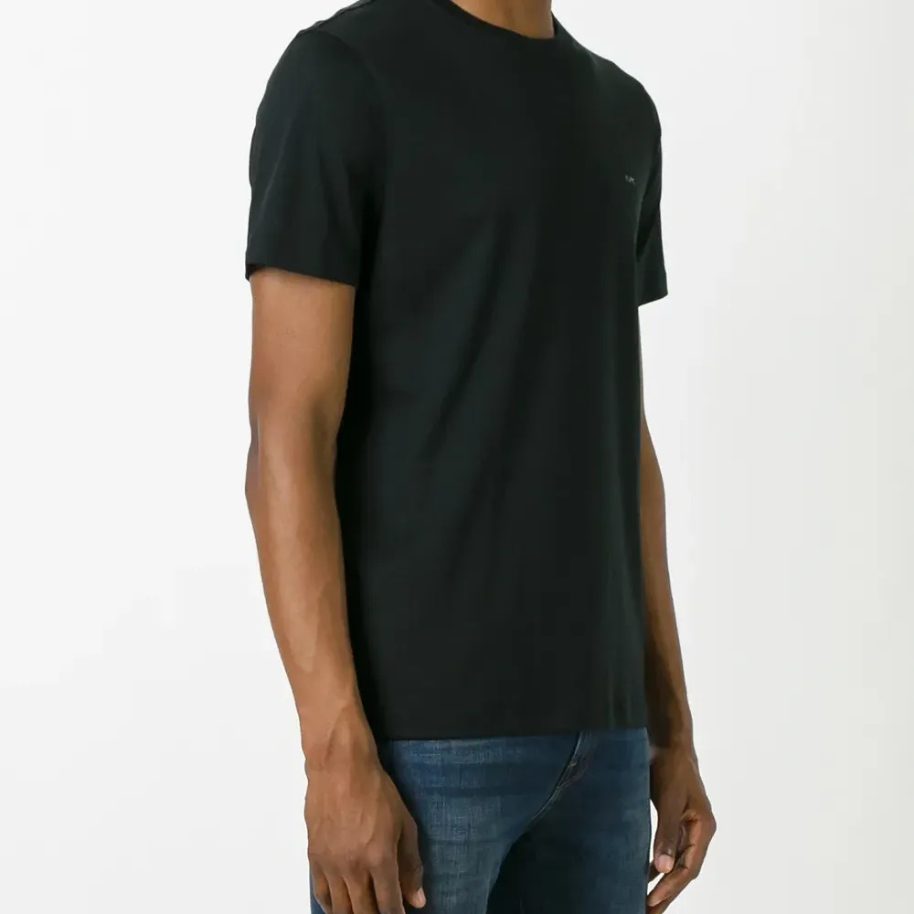 Футболка с логотипом