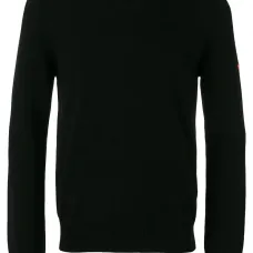 Свитер с нашивкой