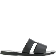 Сандалии на плоской подошве