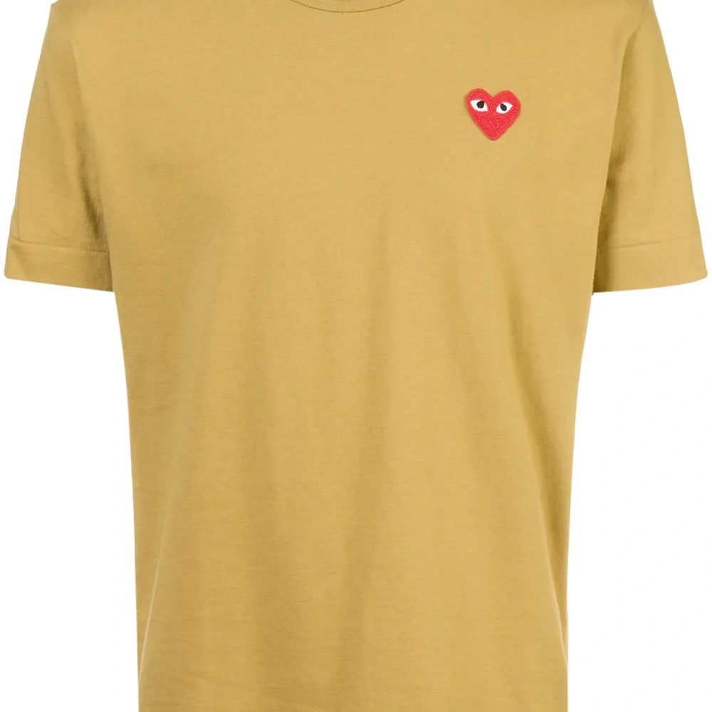 Футболка с нашивкой в виде сердца