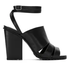 Босоножки на массивном каблуке Босоножки на массивном каблуке