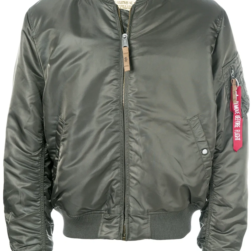 Куртка бомбер