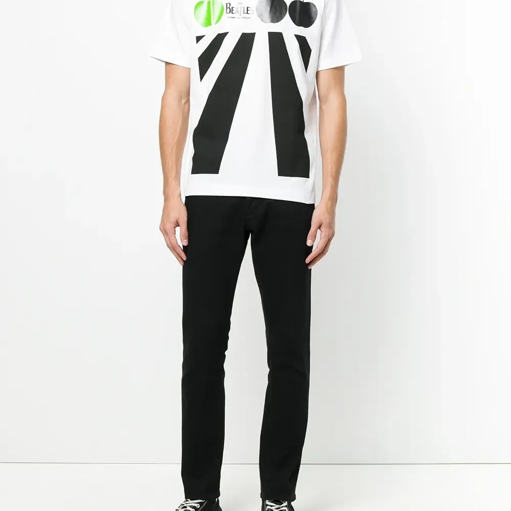 Футболка с графическим принтом