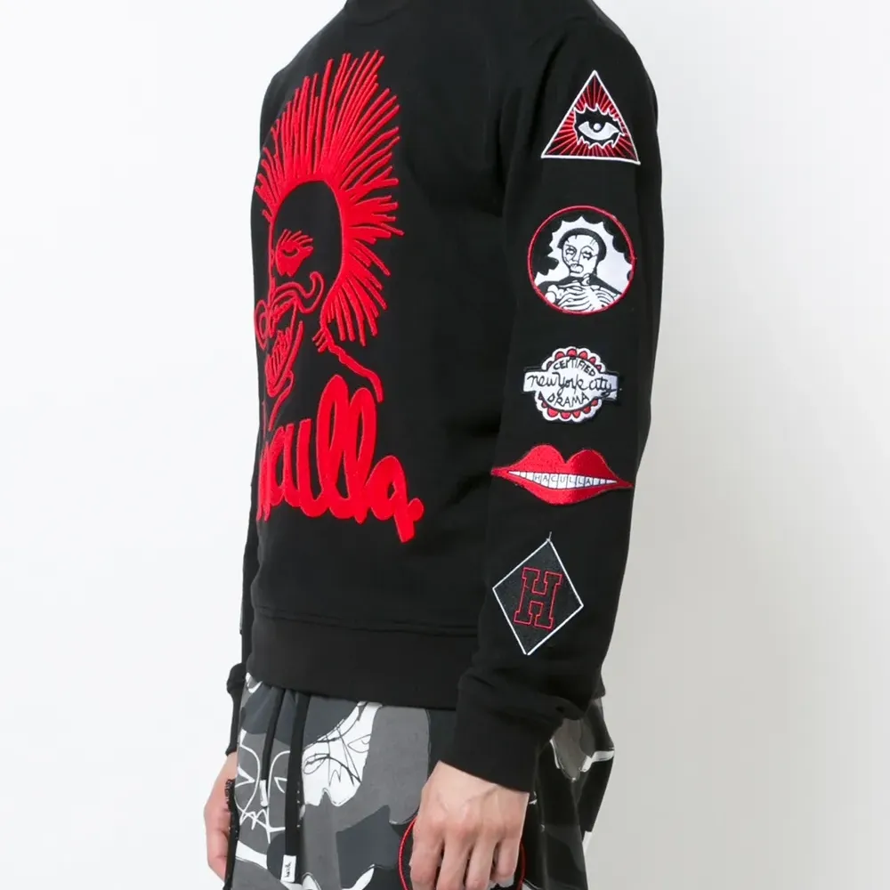 Толстовка с заплаткой