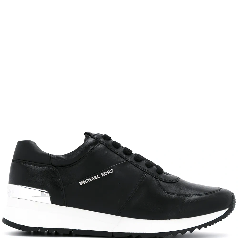 Кроссовки на шнуровке с логотипом