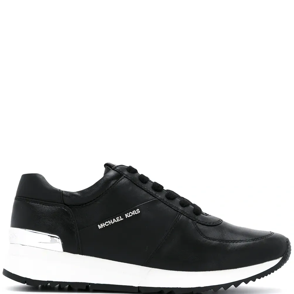 Кроссовки на шнуровке с логотипом