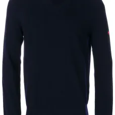 Свитер с нашивкой