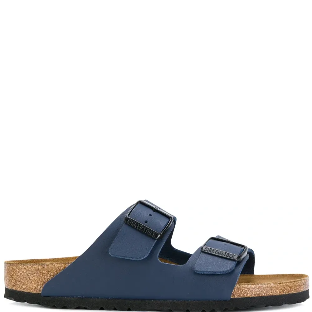 Сандалии с ремешками с пряжками