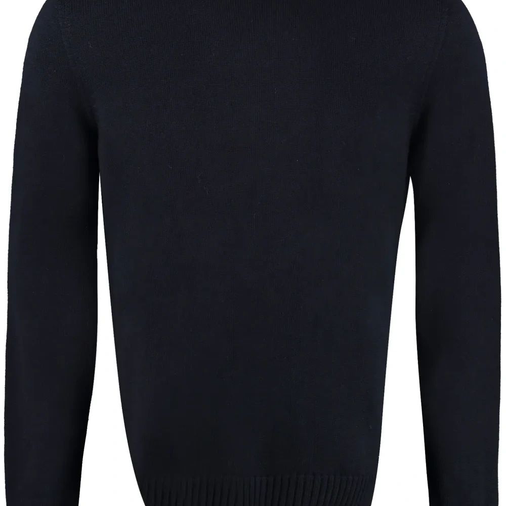 Свитер из шерсти мериноса